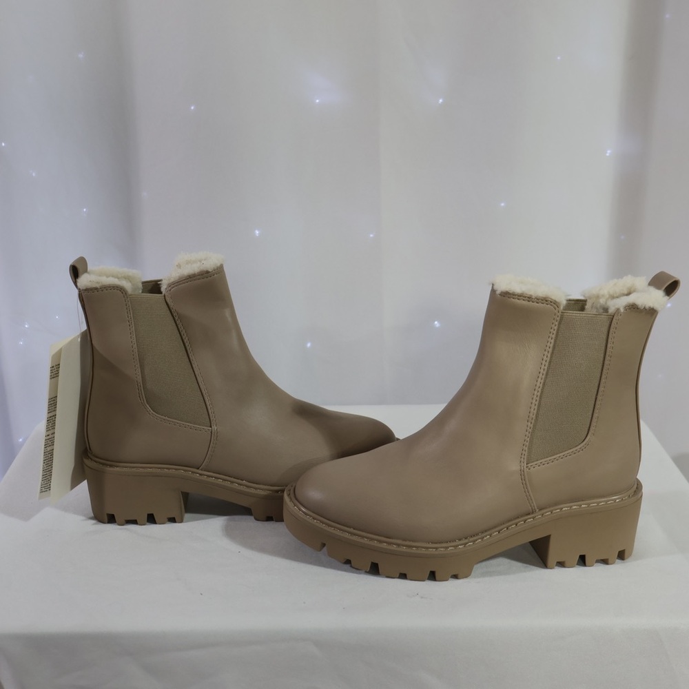 Cozy Women's Beige Winter Boots